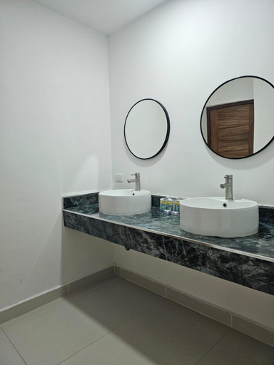 Bathroom 2, HOTEL PLAZA, La Paz