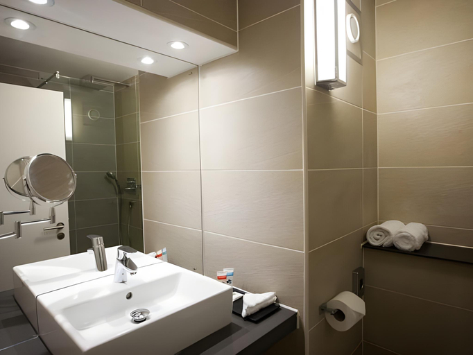 Bathroom 4, Garner Hotel Preston Samlesbury By IHG, Lancashire