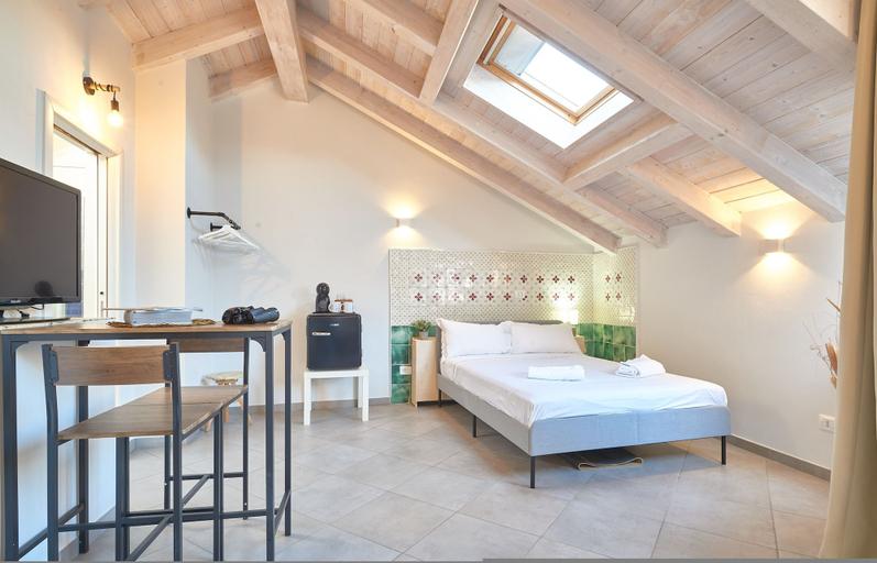 Room 5, Tra le Torri in Albenga, Savona