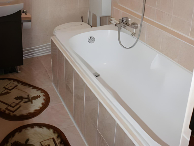 Bathroom 3, VILA Corviniana, Hunedoara