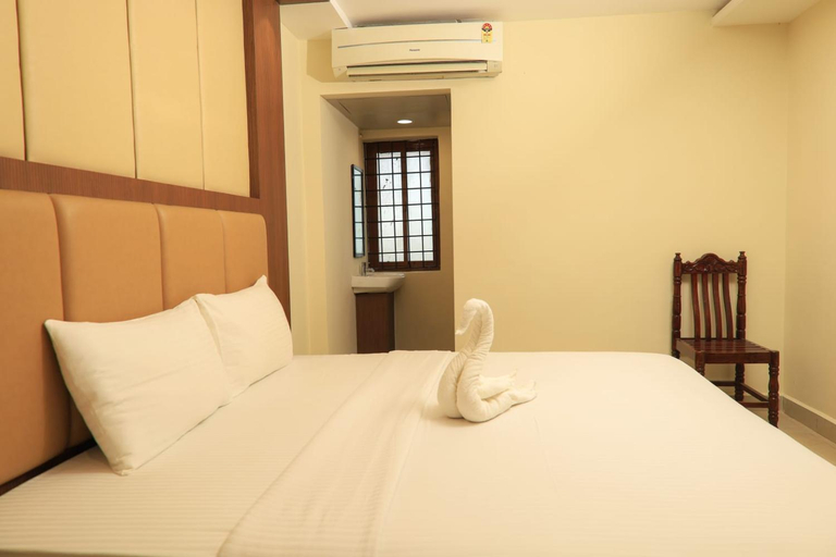 Bedroom 5, Aiswarya Kings Inn, Ramanathapuram