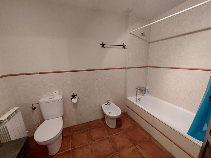 Bathroom 2, ALBERGUE CASA LAS ANGELITAS, La Rioja