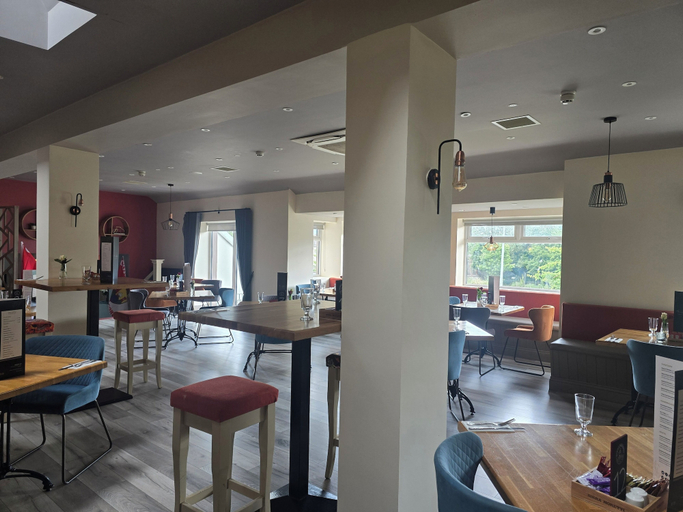 Food & Drinks 5, N20 Inn Hotel