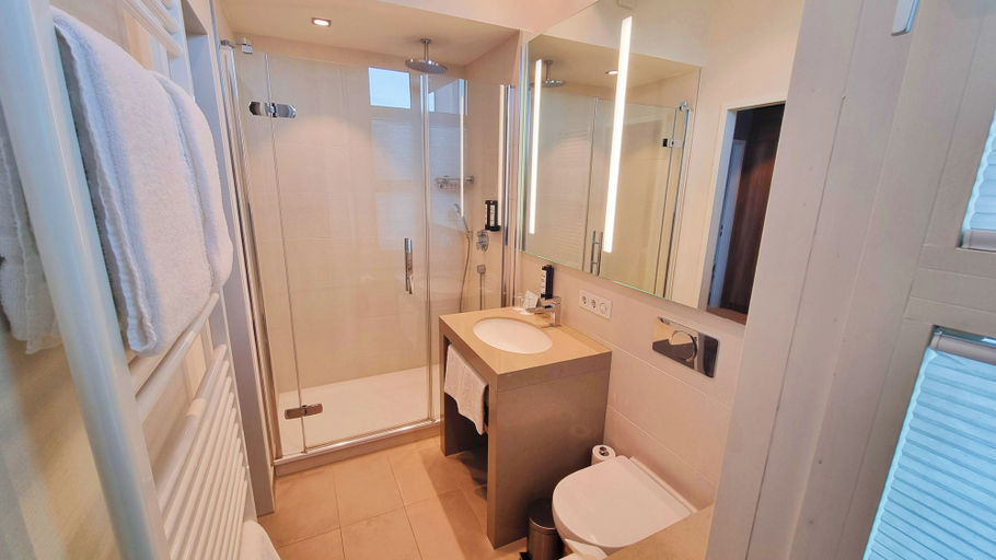 Bathroom 4, Hotel Panorama Harburg, Hamburg
