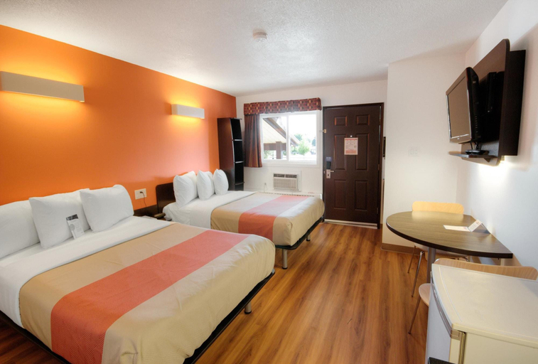 Bedroom 3, Motel 6 Lethbridge, AB, Division No. 2