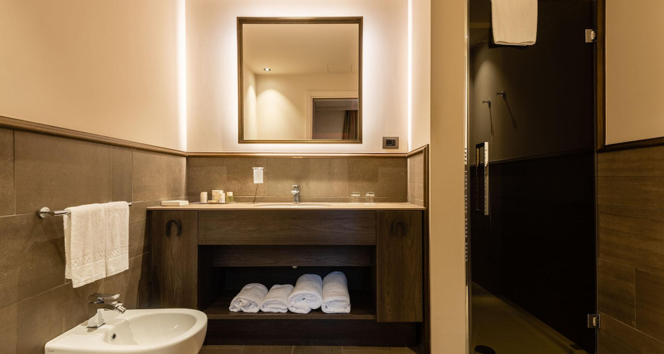 Bathroom 3, Casa Munfra, Asti