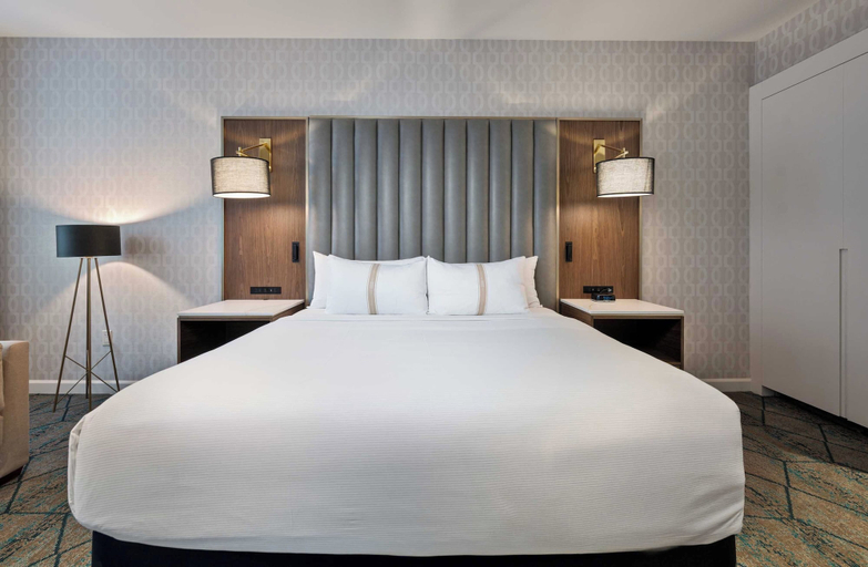 Bedroom 3, The Sutton Place Hotel Toronto, Toronto
