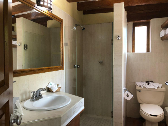 Bathroom 3, Villa San Jose Hotel and Suites, Morelia