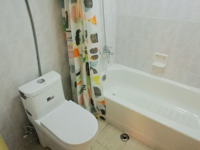 Bathroom 2, iNestin Shanghai Apartment Hongfeng Road, Shanghai
