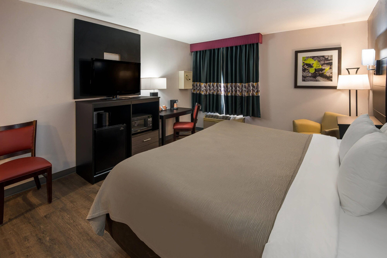 Bedroom 4, Quality inn & Suites Cincinnati I-275, Hamilton