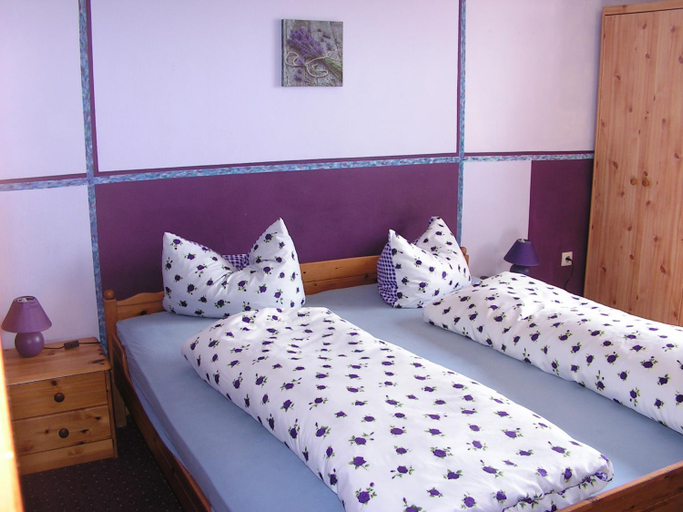 Bedroom 2, Hotel Sternen, Breisgau-Hochschwarzwald