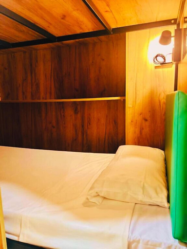 Bedroom 4, Capsule Inn Madrid, Madrid