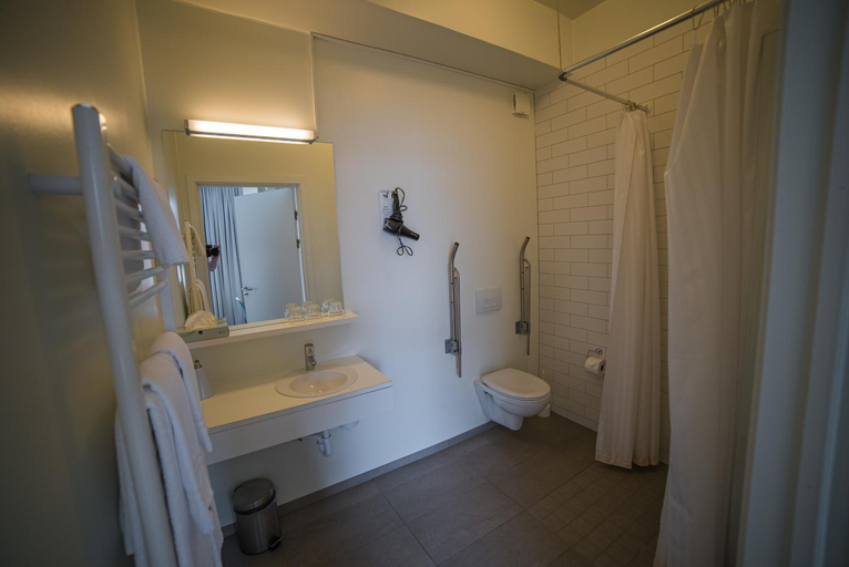 Bathroom 3, Hotel Isafjordur - Horn, Ísafjarðarbær