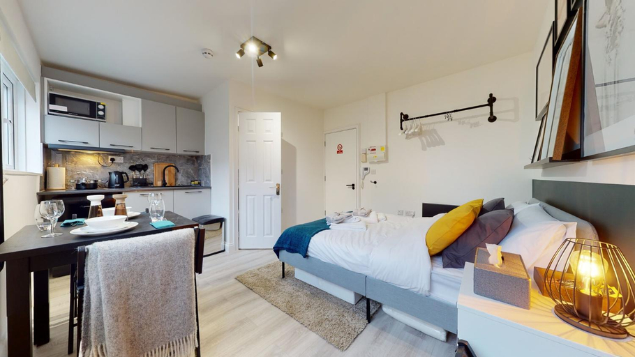 Others 1, Stylish Studios near Regents Park!, London