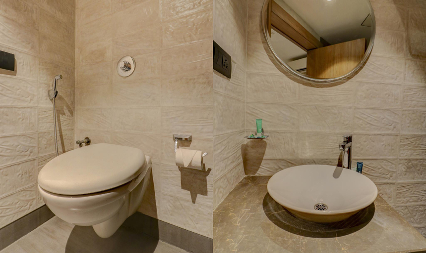 Bathroom 4, Treebo Radhe Palace, Lake Town, North 24 Parganas