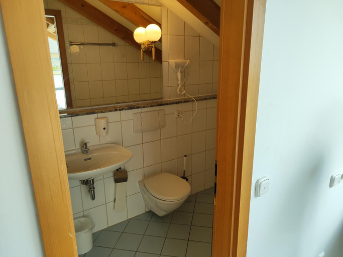 Bathroom 5, Estelada Boarding Houses Zorneding, Ebersberg