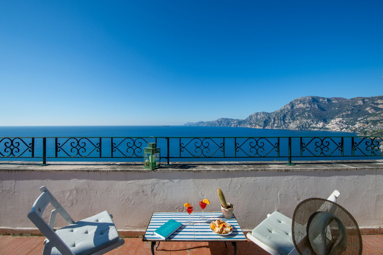 Room 4, Casa Nostra - Private Sea View Garden, Salerno