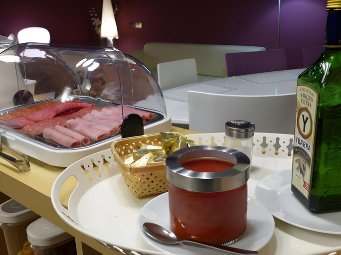 Food & Drinks 5, Hotel Rio Arga (centro), Zaragoza