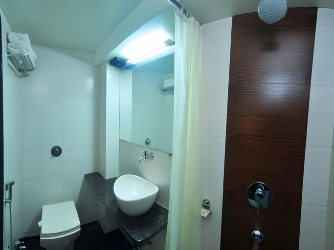 Bathroom 4, Hotel Poonam, Satara