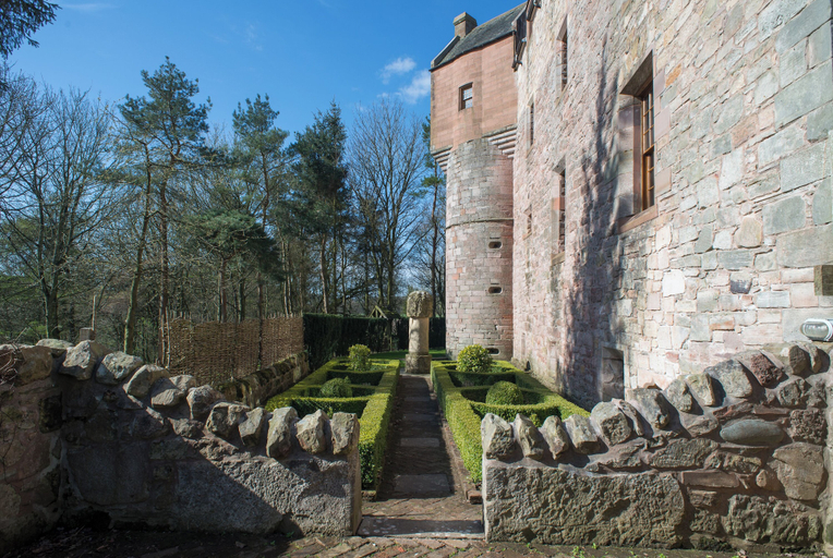 Exterior & Views 2, Historic 6-Bedrooms Castle Retreat, Fife