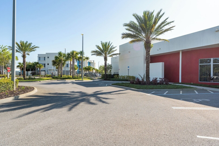 Others 2, Daytona 2BR Getaway Parking Family & Pet-friendly, Volusia