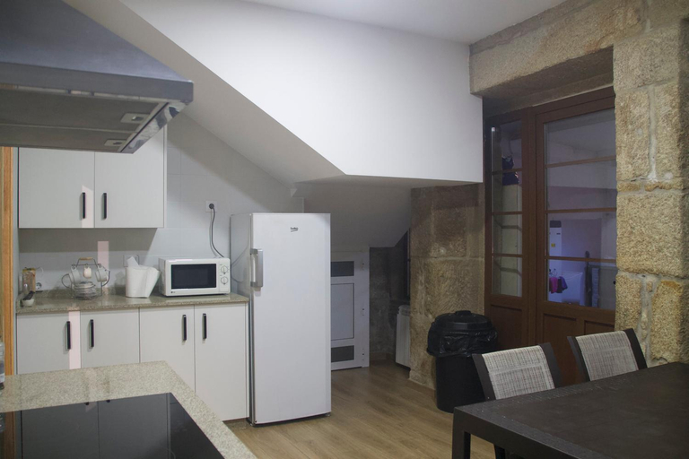 Others 4, Albergue Parroquial Santiago Apostol de Redondela, Pontevedra