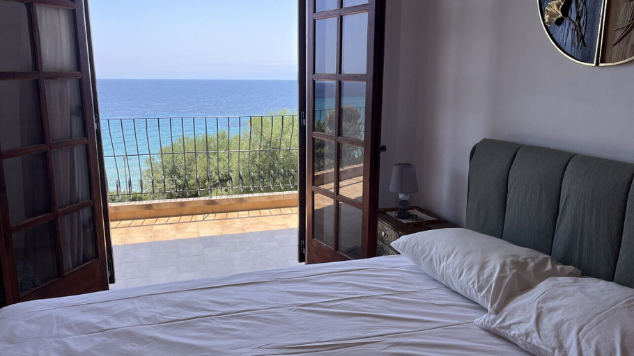 Bedroom 5, kaloutsikos sea view house, Central Macedonia