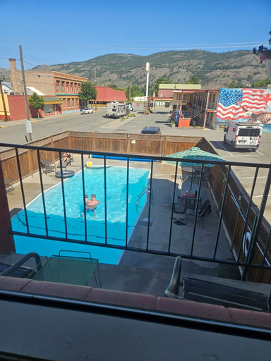 Others 5, Camaray Motel, Okanogan