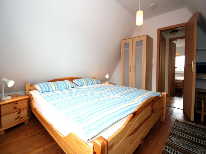 Bedroom 2, Greetjehaus mit Garten, Nahe Strand, Dornumersiel, Aurich