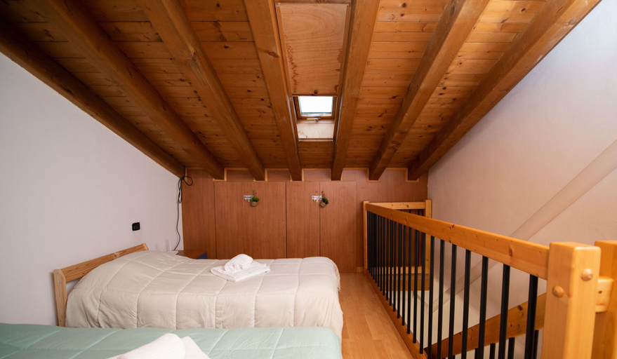 Others 2, The Three Moons Apartment, Verona
