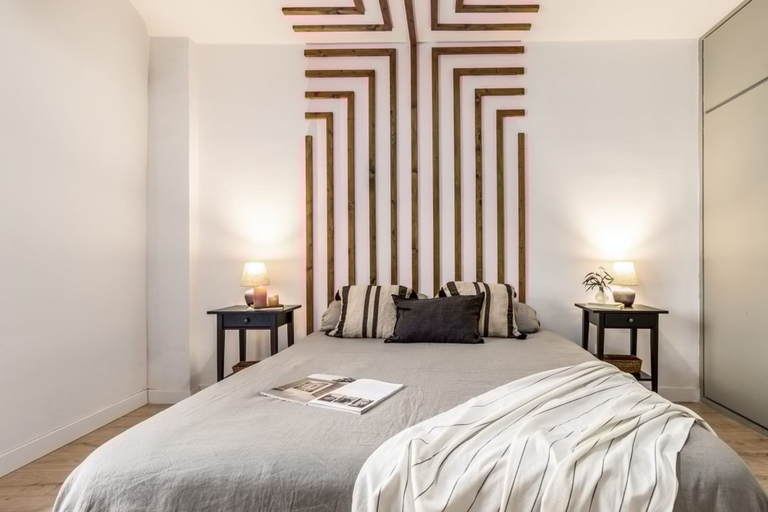 Room 5, Kibale - 3 Bedrooms in Chamber, Madrid