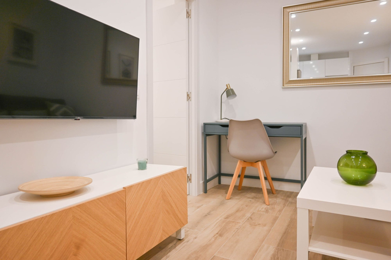 Room 2, M Pde571 Apartamento Moderno en Acacias con Excel, Madrid