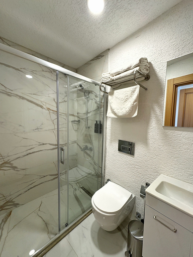 Bathroom 5, Loca Centre, Bodrum