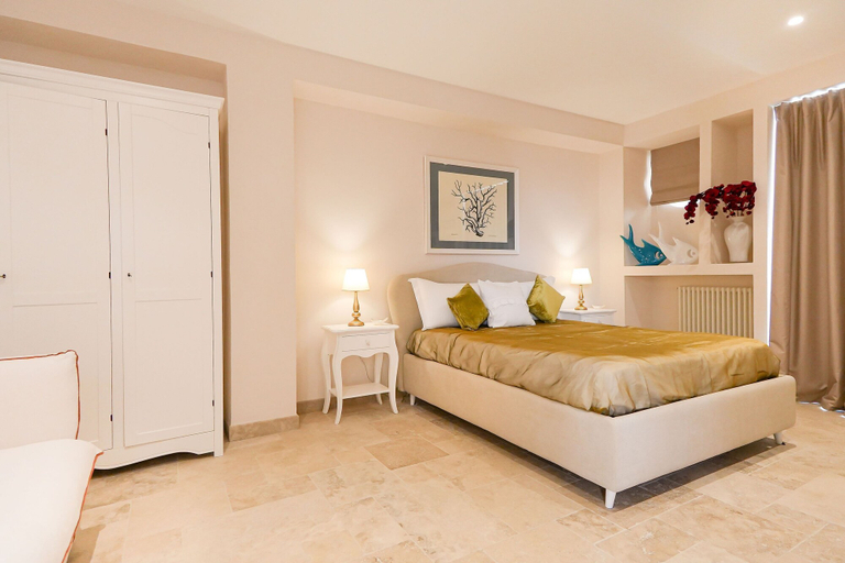 Room 2, Marina Homes Standard 2, Syracuse