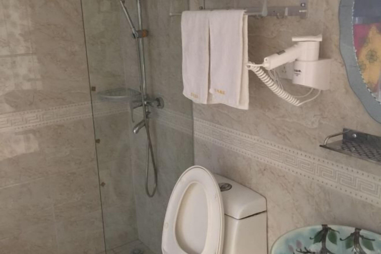 Bathroom 5, Bai Ying Hostel, Shanghai