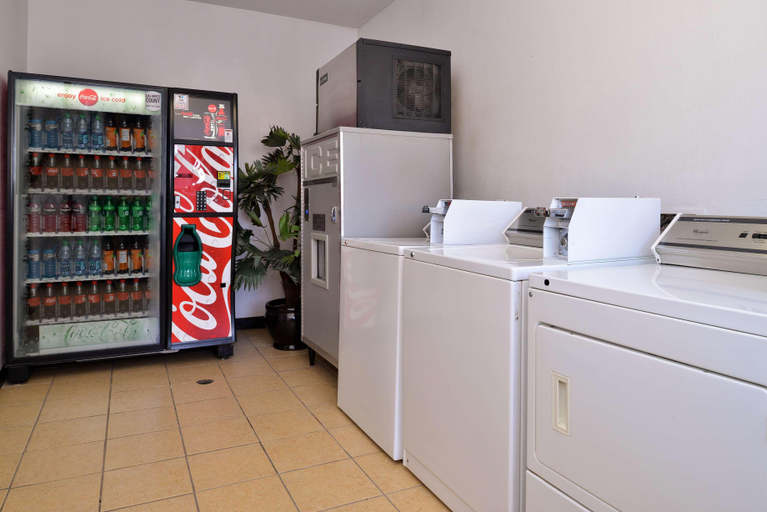 Food & Drinks 5, Americas Best Value Inn Westmorland, Imperial