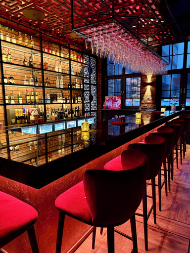 Food & Drinks