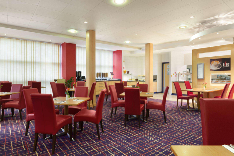 Food & Drinks 5, Ramada London North M1, London
