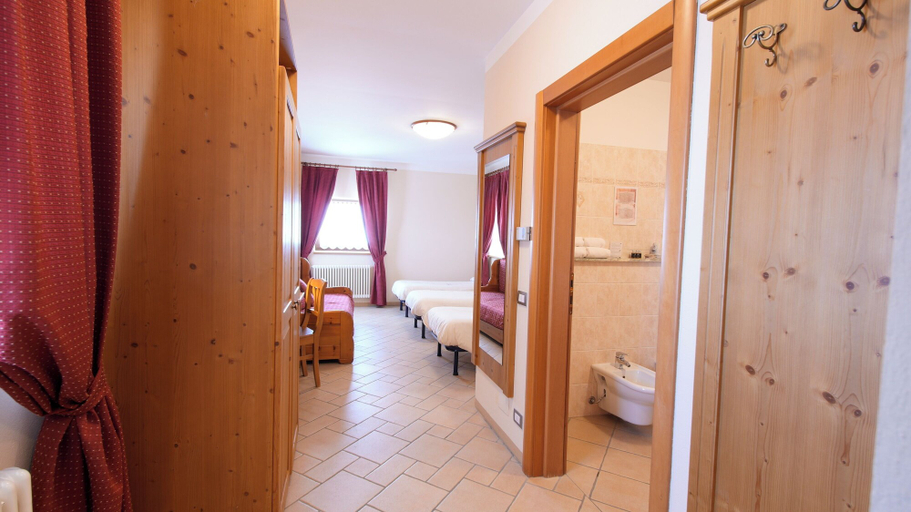 Bedroom 4, Albergo Ristoro Sitten - 2300 mt, Aosta