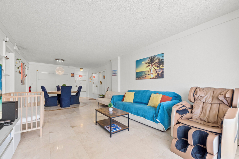 Others 5, Beachfront Ocean View Balcony Pool Gym, Broward
