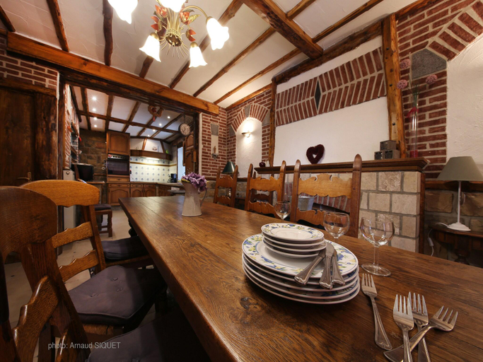Food & Drinks, Modern Spacious Holiday Home, Namur
