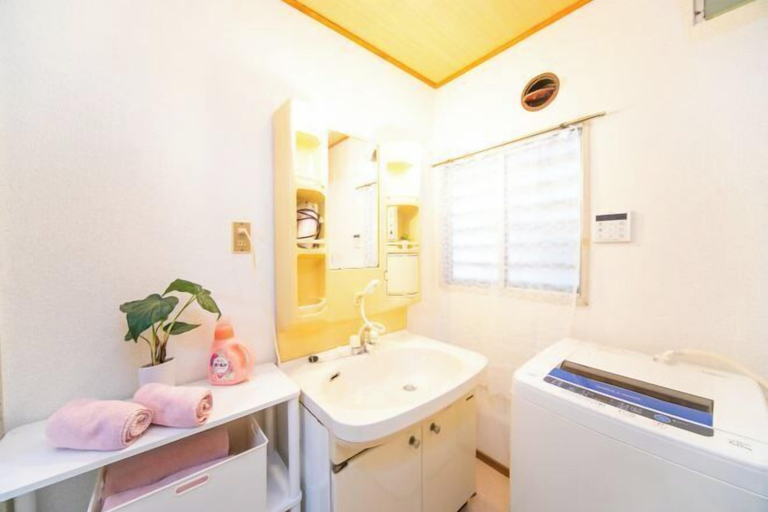 Bathroom 4, Higashiomi Large House, Higashiōmi