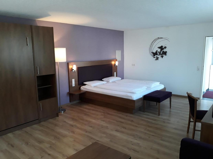 Bedroom 3, Gasthaus Hotel Kranz, Waldshut