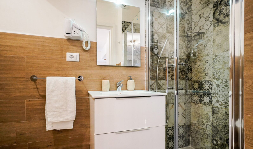 Others 4, Barirooms - Sparano Suites, Bari