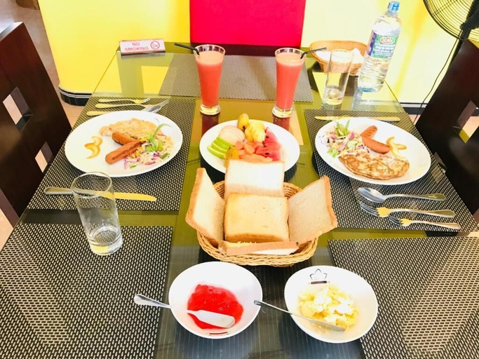 Food & Drinks 4, Siluni's Villa, N. Palatha East