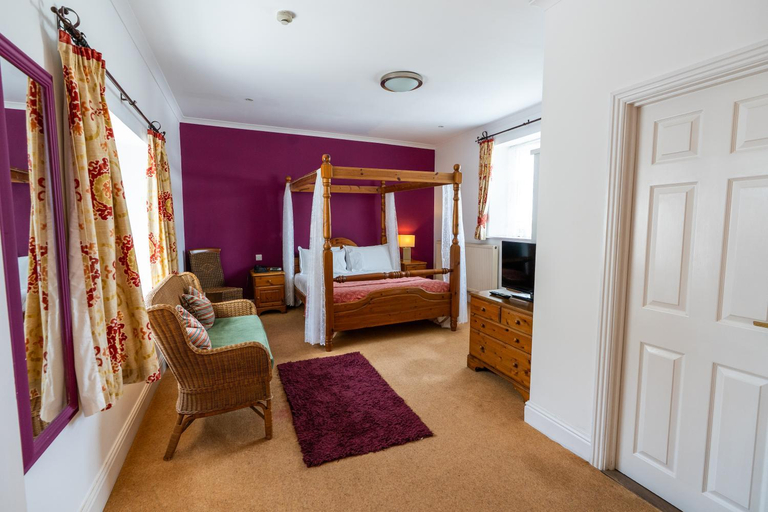 Bedroom, Tyacks Hotel, Cornwall