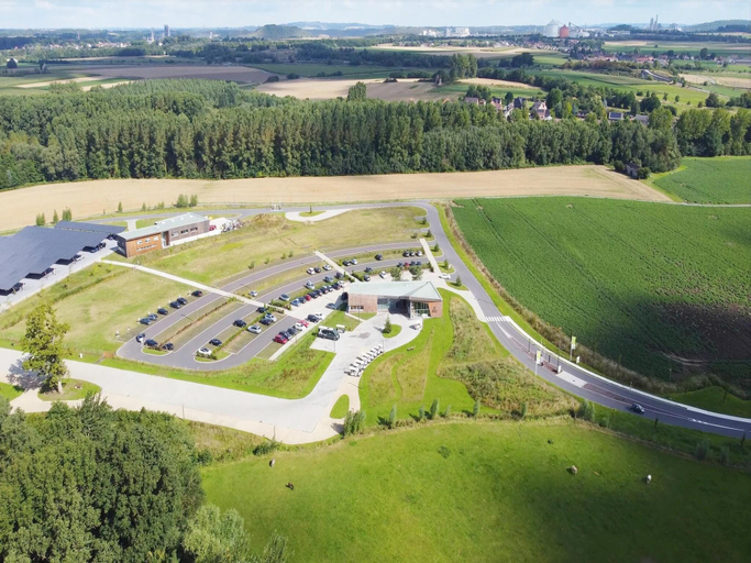 Others 5, Stylish Escape with Views, Hainaut