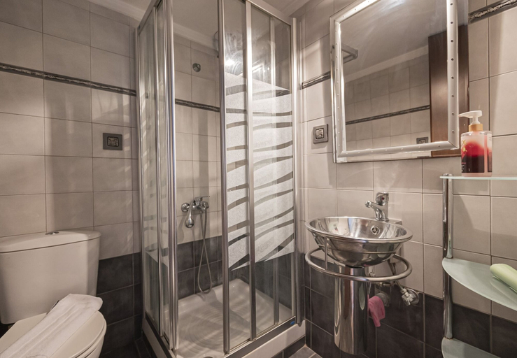 Bathroom 4, Tania's Seafront Villa by Rentalspro, Central Macedonia