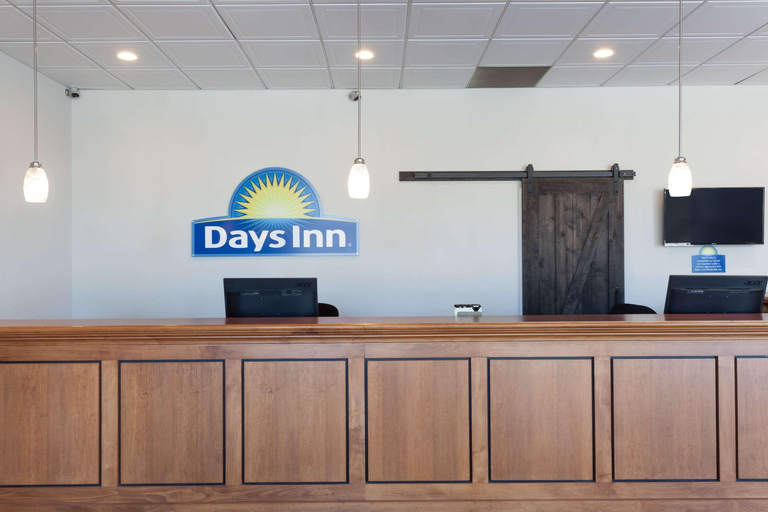 Public Area 2, Days Inn&Suites By Wyndham Lancaster Amish Country, Lancaster