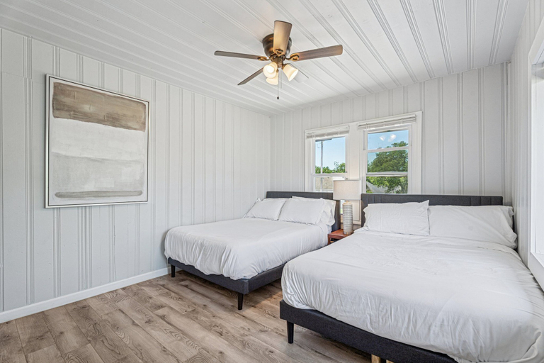 Room 5, OKC 6BR Pet-friendly Near Penn Square 60, Oklahoma